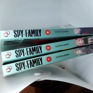 VIZ MEDIA "SPY×FAMILY BOOKS.